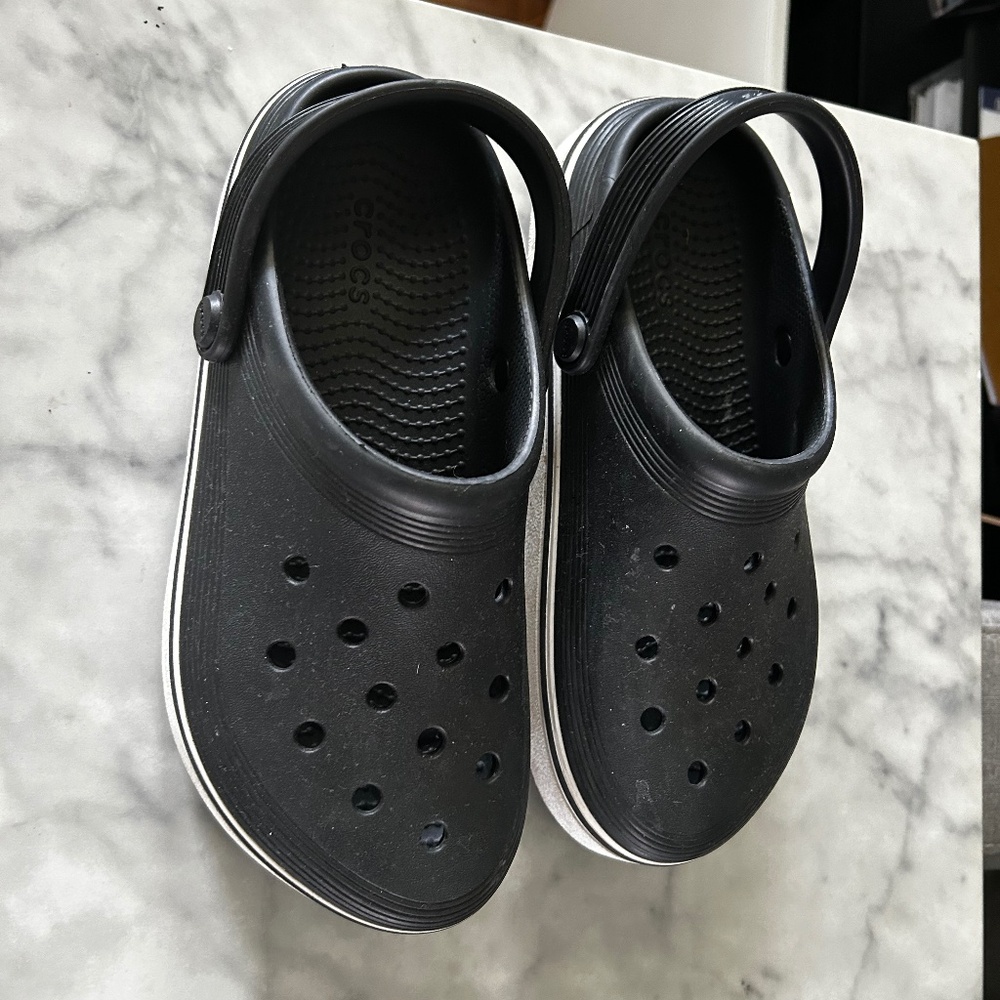 Crocs Off Court Clog (Big Kids)